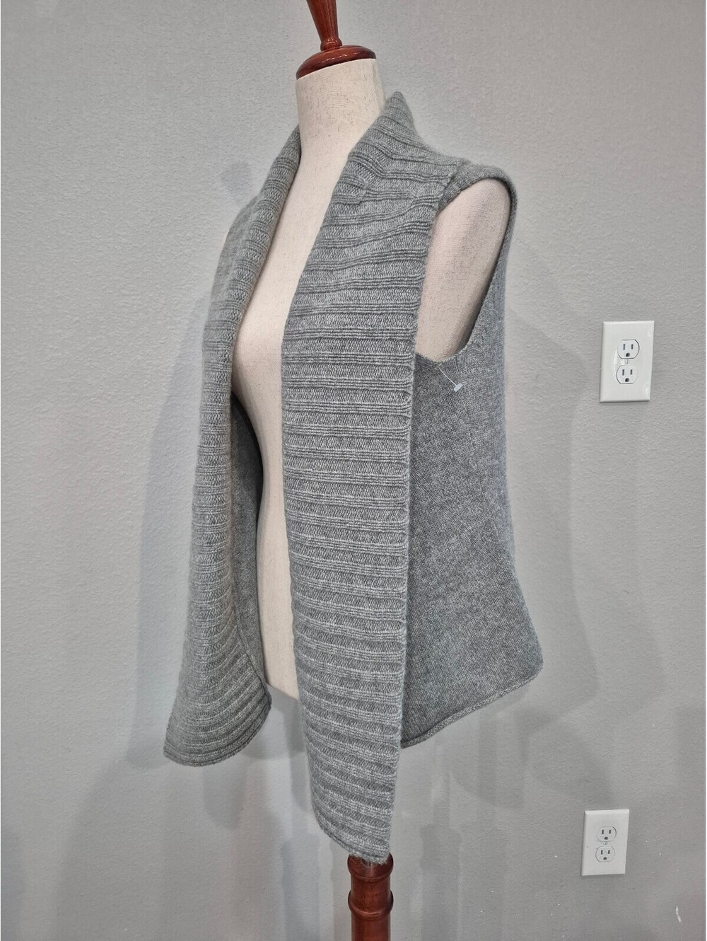 THEORY Cashmere Cardigan Size Large